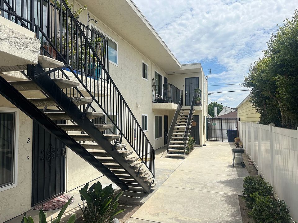 2nd image of 4437 McClintock St APT 6