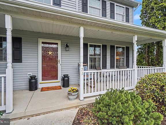 3rd image of 71 Greenfield Dr