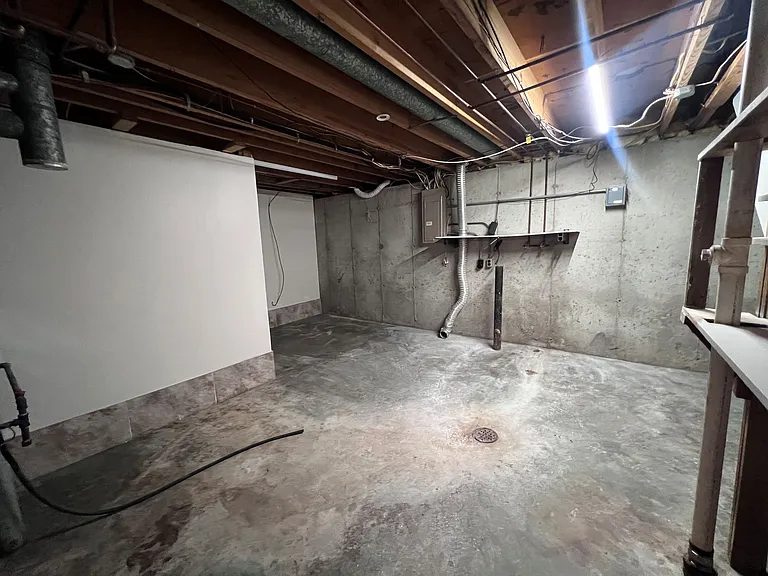 8908 Saint Louis Ave — Photo 21