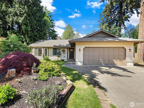 2nd image of 3007 23rd Avenue Ct SE