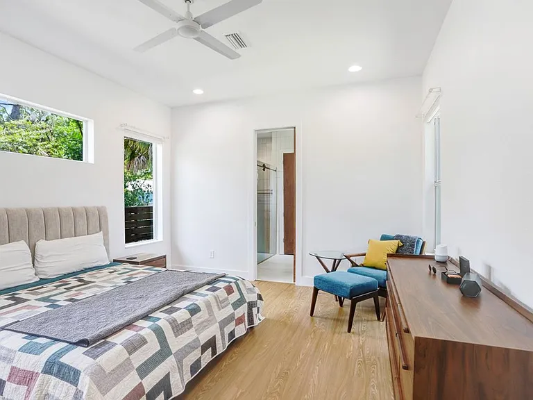 1326 W Fig St — Photo 21