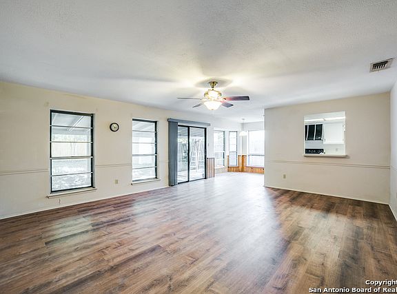 5th image of 8314 Willow Creek Dr