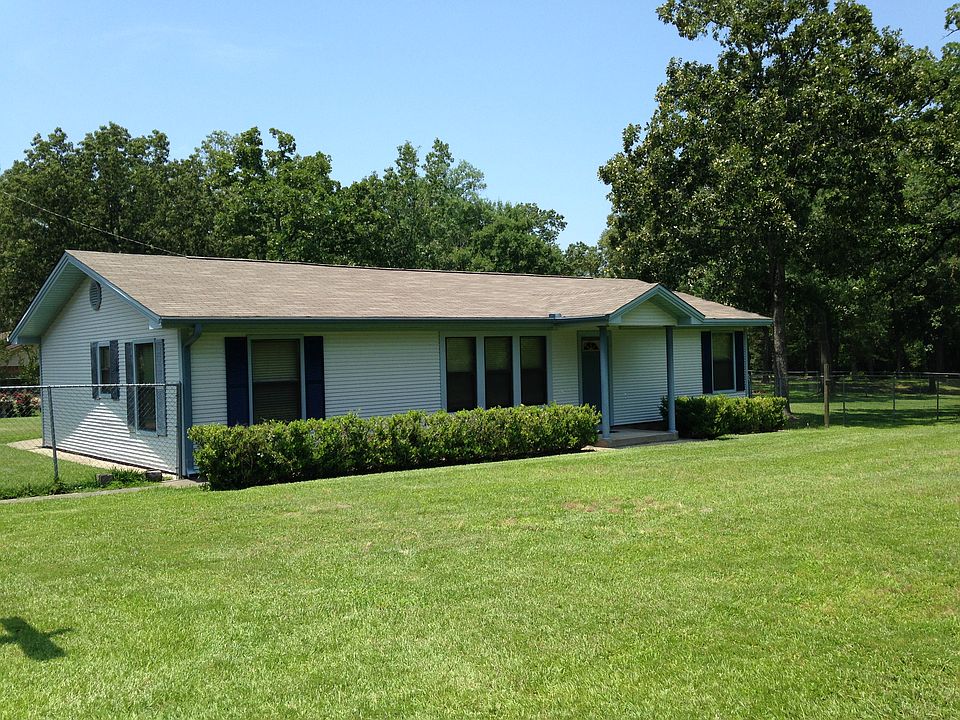 1st image of 210 Pamela Ln