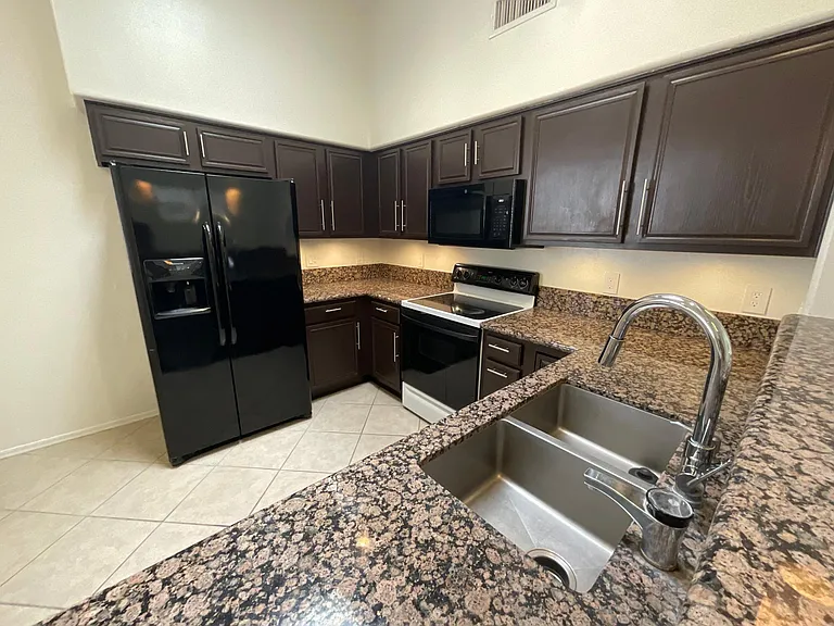7370 E Placita Luz De La Luna — Photo 12