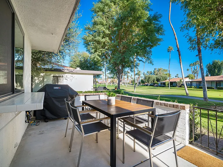7 Barcelona Dr — Photo 15