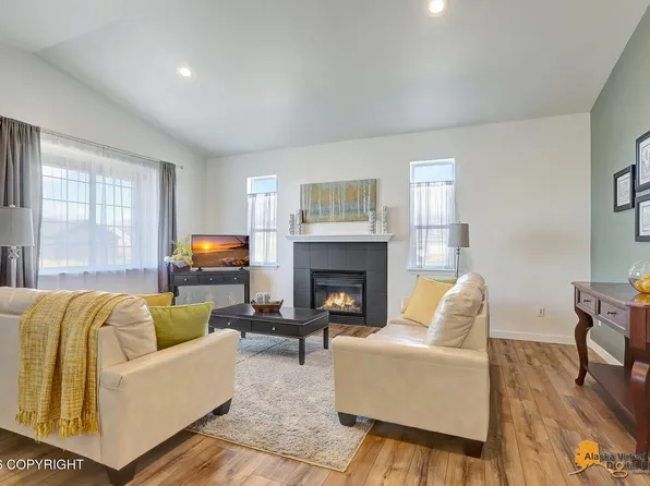 801 N Back Eddy Cir, Palmer, AK 99645