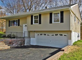 67 Park Dr, Warwick, NY 10990