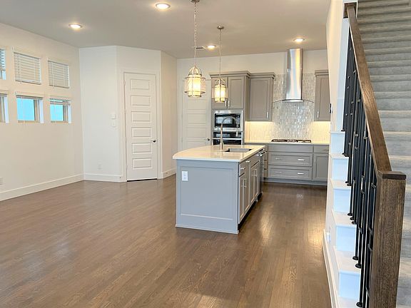 5th image of 8004 Zeppos Dr