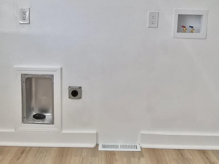 1025 Kenneth Ave #1 — Photo 6