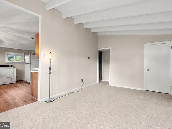 5th image of 223 Ruth Ave