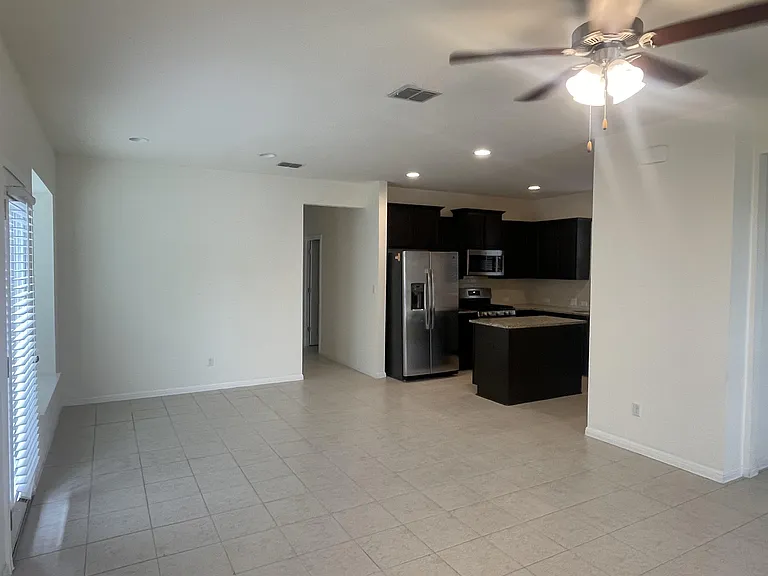 1166 Esplanade Pkwy — Photo 3