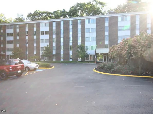 3070 Kent Rd APT 101, Stow, OH 44224