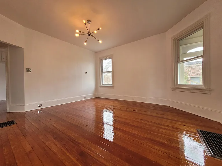 213 Lippincott Ave — Photo 10