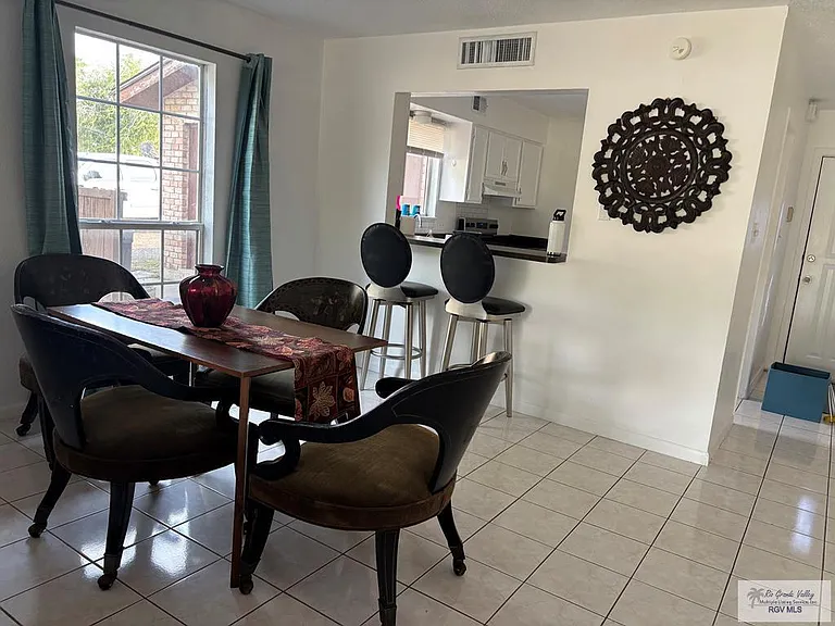 714-3 Continental Dr — Photo 4