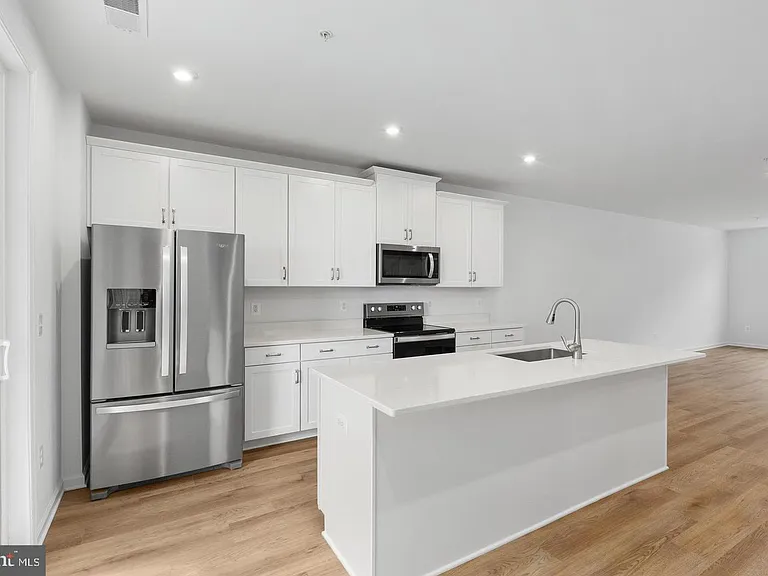 2546 Neabsco Common Pl — Photo 9