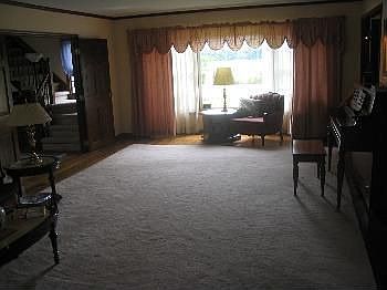 5th image of 10 Dey Farm Dr