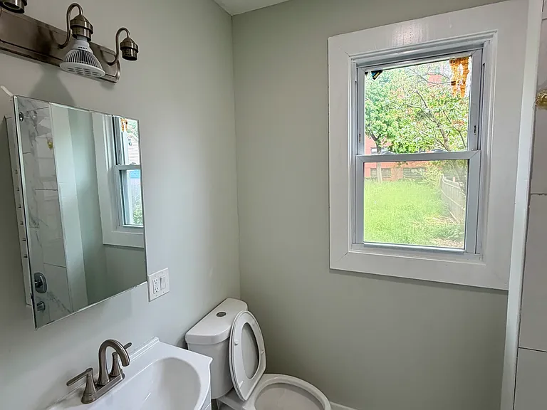 139 Poplar St — Photo 4