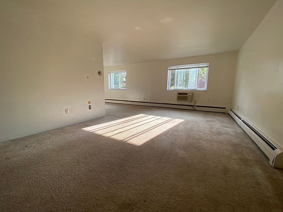 1st image of 1860 Brett St #303