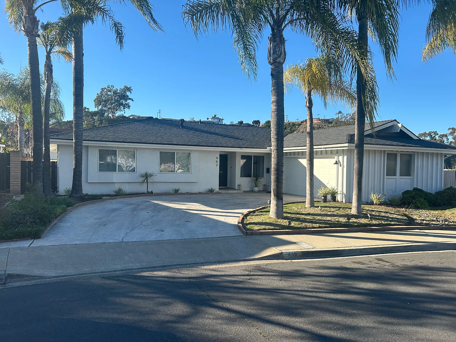 4 bed, 1974 sqft, $5,300 — Photo 1