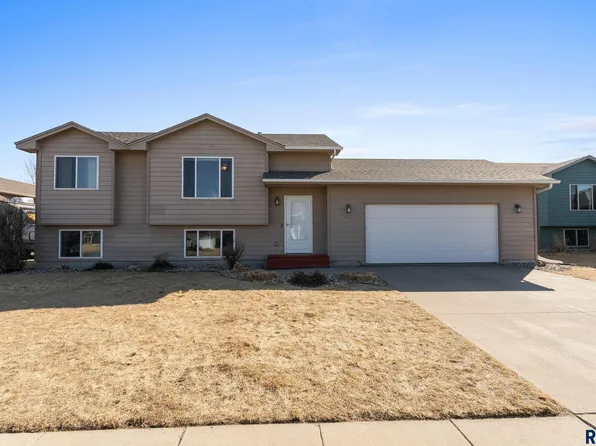 7717 W 67th St, Sioux Falls, SD 57106