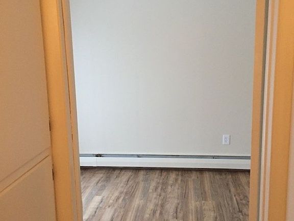 4th image of 3278 Glengary Rd APT 5