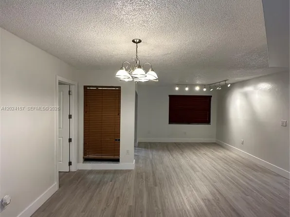 10813 NW 7th St APT 5-11, Miami, FL 33172