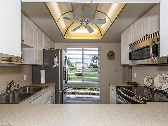 2nd image of 318 Palm Dr #1