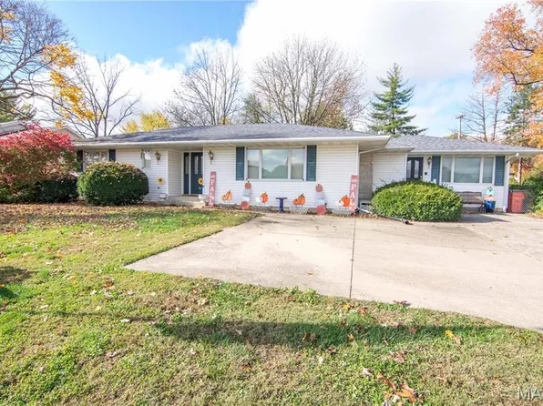 811 N 8th St, Vandalia, IL 62471