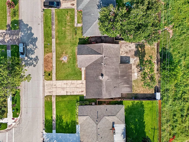 11239 Carvel Ln — Photo 45