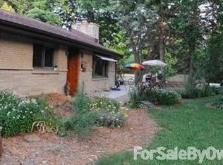 11320 N Parkview Dr, Mequon, WI 53092