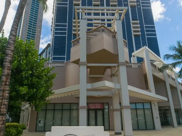 600 Queen St APT 1802, Honolulu, HI 96813