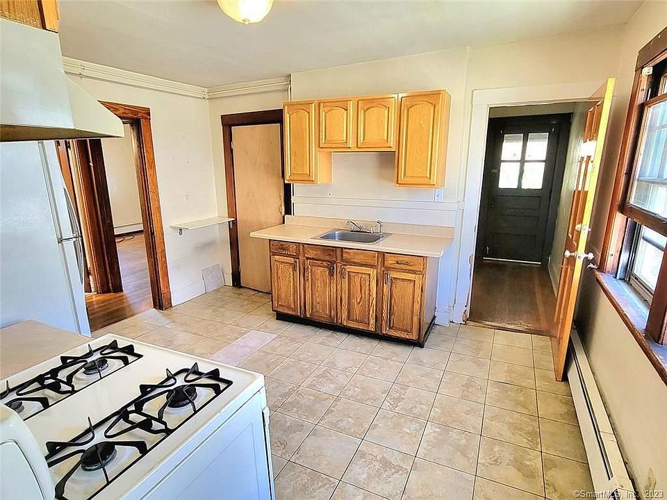 70 Monroe St, New Britain, CT 06051 Zillow