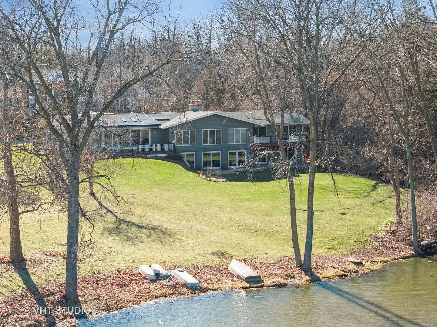 1540 Thyra Ln photo 1