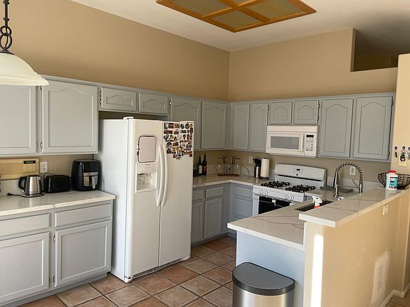 3rd image of 302 Canyon Spirit Dr