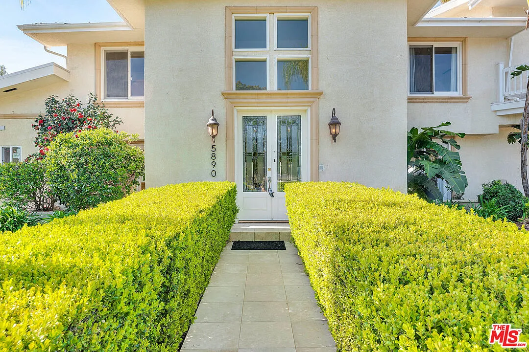 5 bed, 4.0 bath, 4295 sqft, $7,995 — Photo 1