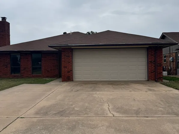 113 S Greenleaf Dr, Enid, OK 73703