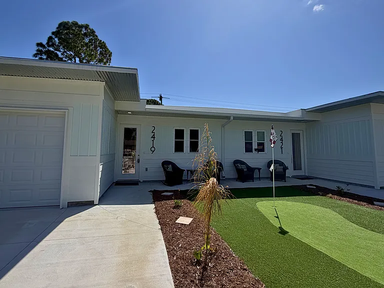2419 India Palm Dr — Photo 2