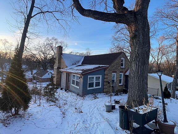 3rd image of 3323 Charles Ct