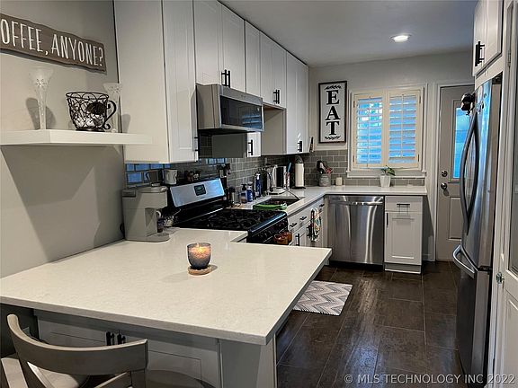5th image of 1340 E 38th Pl #1340D