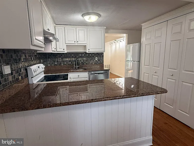 1080 Pendleton Ct — Photo 10