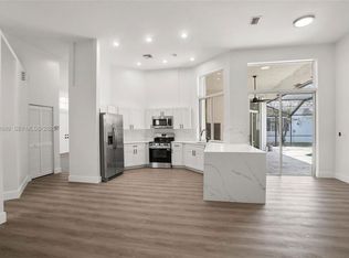 2611 Oakbrook Ct, Fort Lauderdale, FL 33332