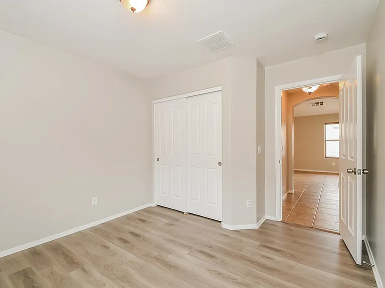 45734 W Dirk St — Photo 11