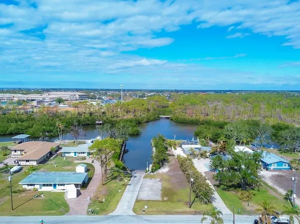 2090 Pennsylvania Ave, Englewood, FL 34224