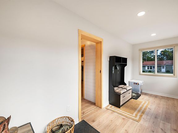 5th image of 607 24th St