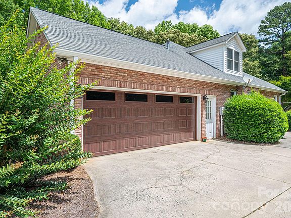4th image of 1080 Mackey Ct