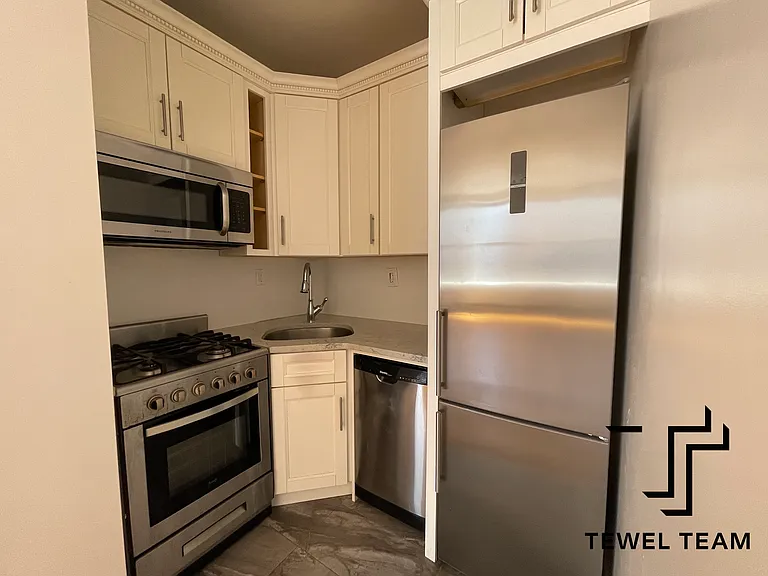 2245 Adam C Powell Blvd #5EE — Photo 3