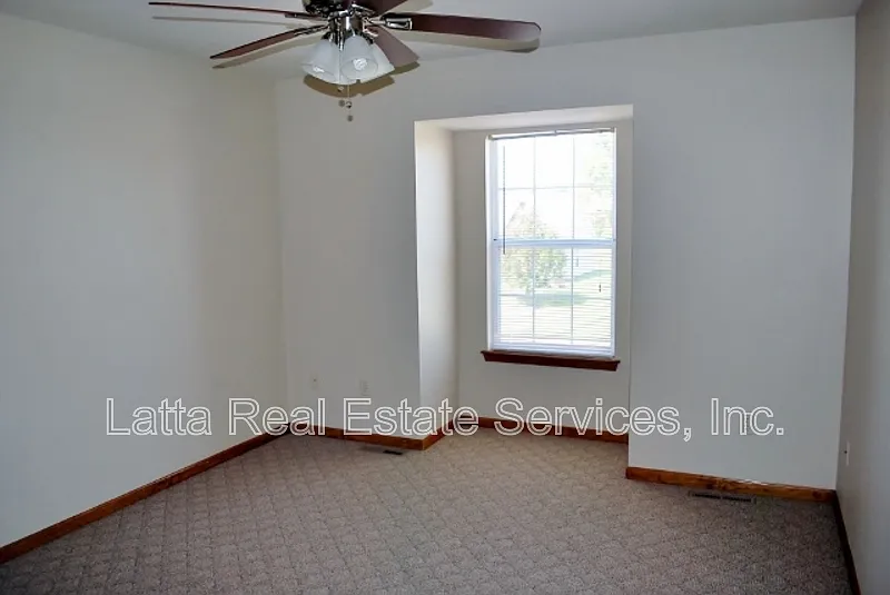 3 bed, 2.0 bath, 1135 sqft, $1,475 — Photo 4