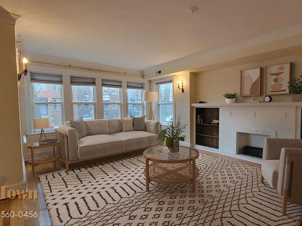 1st image of 2507 W Gunnison St APT 1E