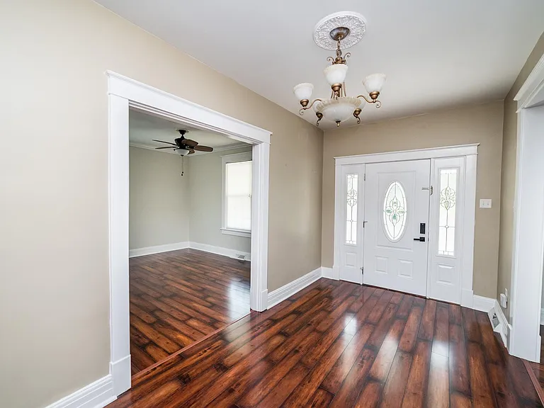 310 Sussex St — Photo 17