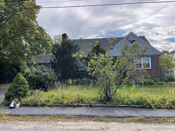 4th image of 137 Howe St